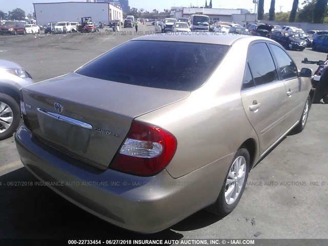JTDBE32K640274870 - 2004 TOYOTA CAMRY LE/XLE Champagne photo 4