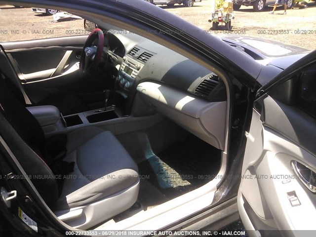 4T1BF3EK4BU768297 - 2011 TOYOTA CAMRY SE/LE/XLE 黑色 照片 5