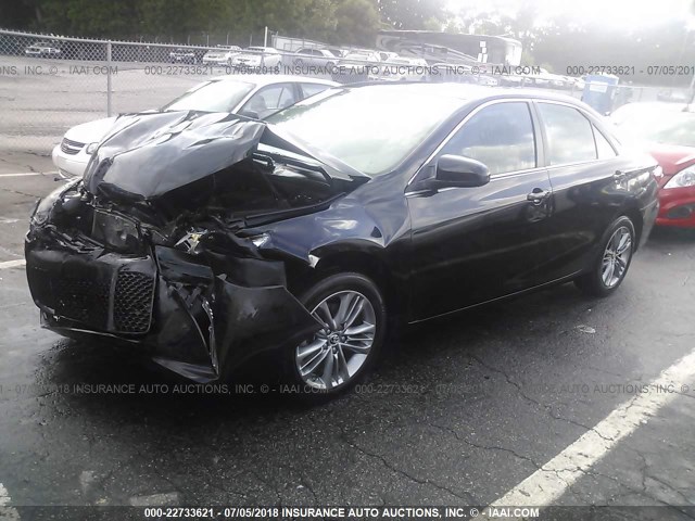 4T1BF1FK7FU113222 - 2015 TOYOTA CAMRY LE/XLE/SE/XSE BLACK photo 2