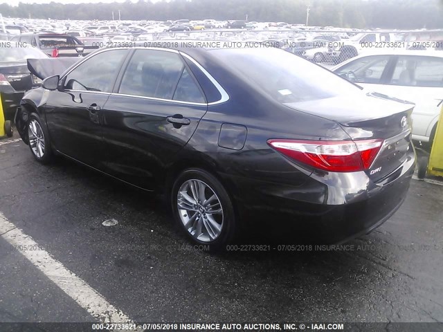 4T1BF1FK7FU113222 - 2015 TOYOTA CAMRY LE/XLE/SE/XSE BLACK photo 3