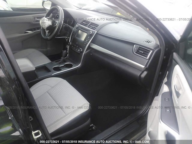 4T1BF1FK7FU113222 - 2015 TOYOTA CAMRY LE/XLE/SE/XSE BLACK photo 5