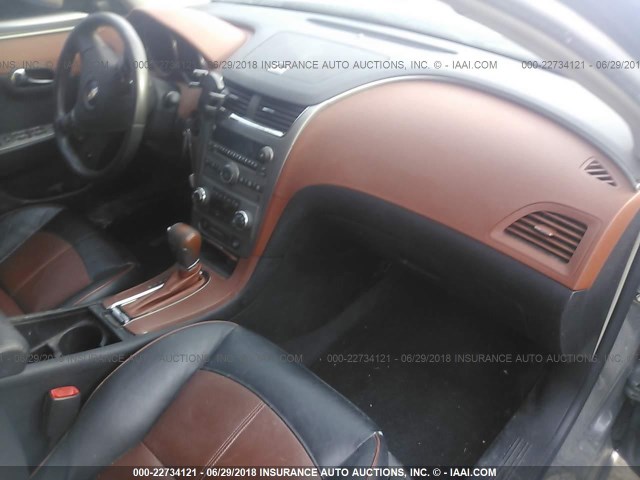 1G1ZK577984212300 - 2008 CHEVROLET MALIBU LTZ ნაცრისფერი ფოტო 5