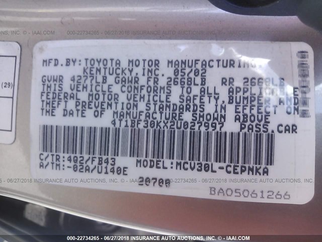 4T1BF30KX2U027997 - 2002 TOYOTA CAMRY LE/XLE/SE ოქროსფერი ფოტო 9