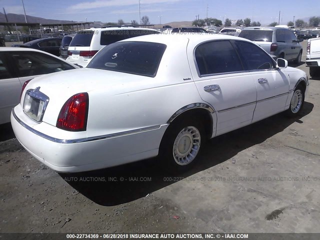 1LNHM81W1YY837132 - 2000 LINCOLN TOWN CAR EXECUTIVE WHITE photo 4