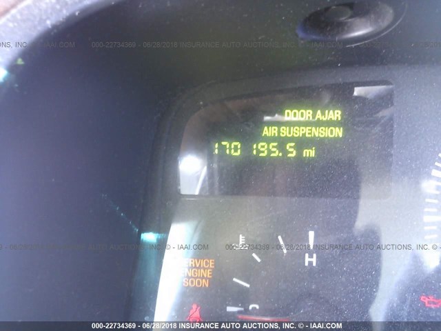 1LNHM81W1YY837132 - 2000 LINCOLN TOWN CAR EXECUTIVE Белый фото 7