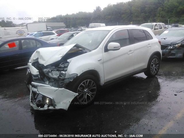 JA4AP3AW3JU004200 - 2018 MITSUBISHI OUTLANDER SPORT ES/SE WHITE photo 2