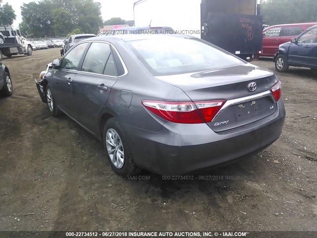 4T1BF1FK6HU402840 - 2017 TOYOTA CAMRY LE/XLE/SE/XSE 灰色 照片 3