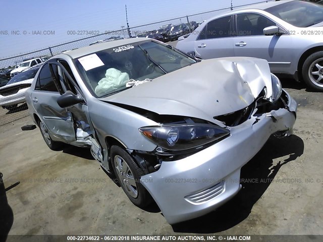 JTDBE32K953031053 - 2005 TOYOTA CAMRY LE/XLE/SE 银色 照片 1