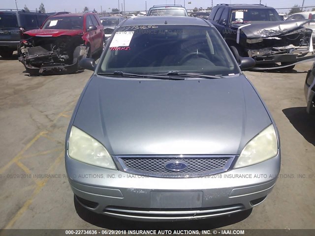 3FAFP37N85R152484 - 2005 FORD FOCUS ZX5 GREEN photo 6