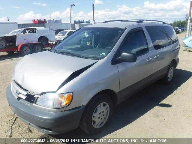 4T3ZF13C42U467843 - 2002 TOYOTA SIENNA LE/XLE SILVER photo 2