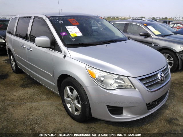 2V4RW3D17AR268311 - 2010 VOLKSWAGEN ROUTAN SE SILVER photo 1