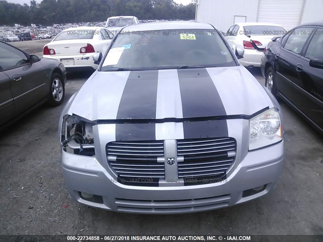 2D4GV58235H610886 - 2005 DODGE MAGNUM GRAY photo 6