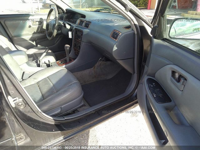 4T1BG22K7YU931495 - 2000 TOYOTA CAMRY CE/LE/XLE GRAY photo 5