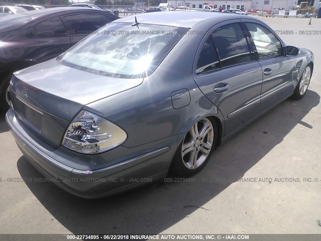 WDBUF70J84A595938 - 2004 MERCEDES-BENZ E 500 BLUE photo 4