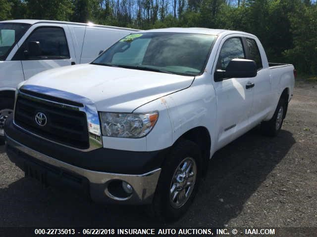 5TFUM5F10CX033210 - 2012 TOYOTA TUNDRA WHITE photo 2