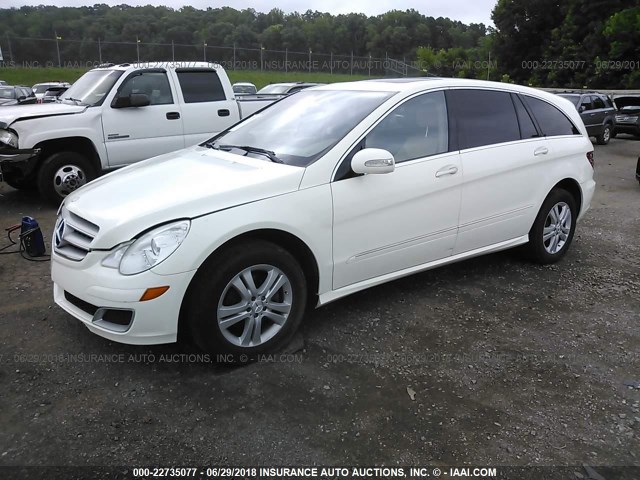 4JGCB75E56A034809 - 2006 MERCEDES-BENZ R 500 WHITE photo 2