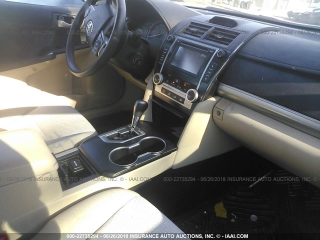 4T4BF1FK4CR254038 - 2012 TOYOTA CAMRY SE/LE/XLE 浅蓝色 照片 5