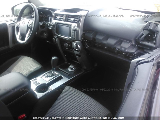 JTEBU5JRXJ5484685 - 2018 TOYOTA 4RUNNER SR5 PREM/LTDL/TRAIL/TRD RED photo 5