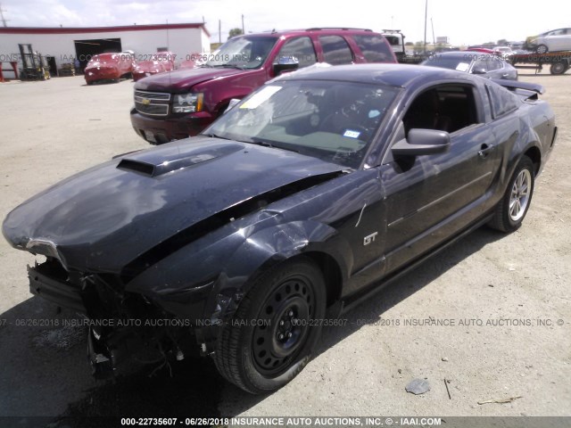 1ZVFT82H865229618 - 2006 FORD MUSTANG GT BLACK photo 2