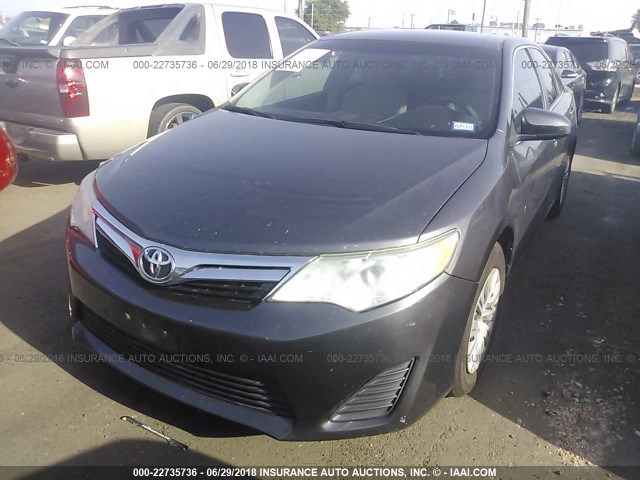 4T4BF1FK7DR311365 - 2013 TOYOTA CAMRY L/SE/LE/XLE GRAY photo 2