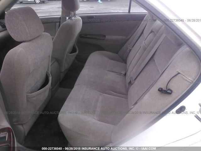 JTDBE32K340249361 - 2004 TOYOTA CAMRY LE/XLE WHITE photo 8