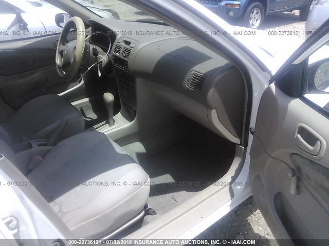 1NXBR12E5YZ311579 - 2000 TOYOTA COROLLA VE/CE/LE 白色 照片 5