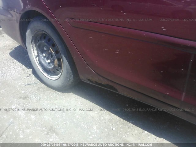 4T1BE32K12U066428 - 2002 TOYOTA CAMRY LE/XLE/SE მუქწითელი ფოტო 6