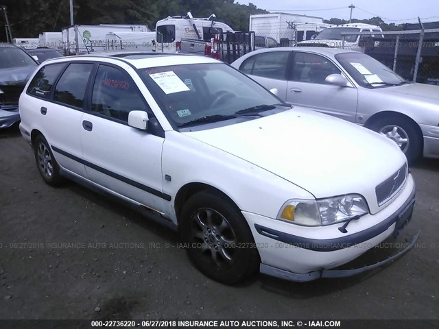 YV1VW2550YF438265 - 2000 VOLVO V40 WHITE photo 1