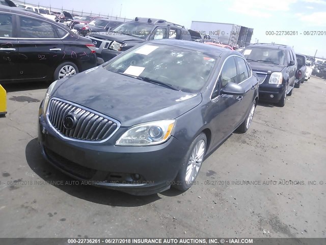 1G4PP5SKXD4243184 - 2013 BUICK VERANO GRAY photo 2