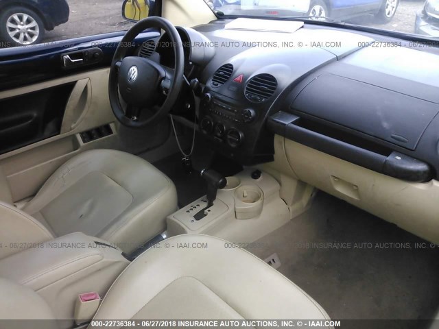 3VWBM31Y25M310316 - 2005 VOLKSWAGEN NEW BEETLE GL 蓝色 照片 5