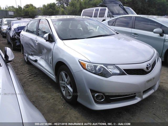 4T1BF1FK6EU431380 - 2014 TOYOTA CAMRY L/SE/LE/XLE 银色 照片 1