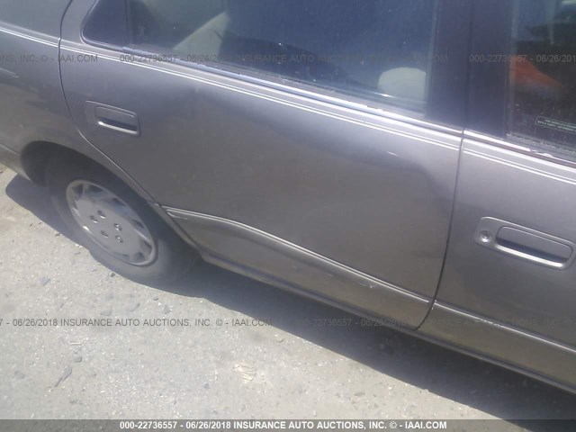 4T1BG22K8VU061414 - 1997 TOYOTA CAMRY CE/LE/XLE 灰色 照片 6