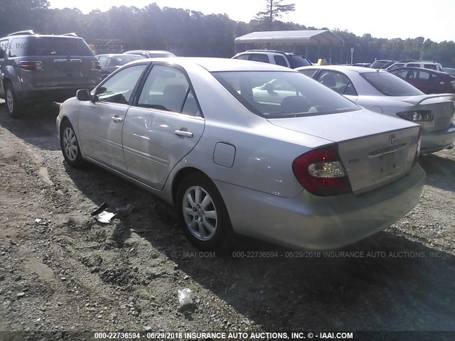 4T1BE32K94U859625 - 2004 TOYOTA CAMRY LE/XLE/SE Gümüş foto 3