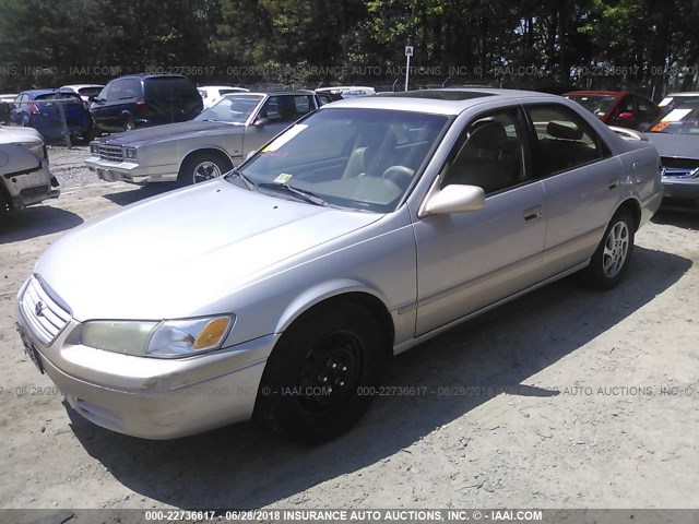 4T1BF28K8WU054751 - 1998 TOYOTA CAMRY CE/LE/XLE GOLD photo 2