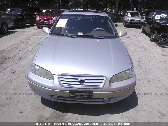 4T1BF28K8WU054751 - 1998 TOYOTA CAMRY CE/LE/XLE GOLD photo 6
