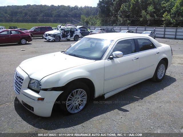 2C3CA5CV9AH272983 - 2010 CHRYSLER 300 TOURING CREAM photo 2