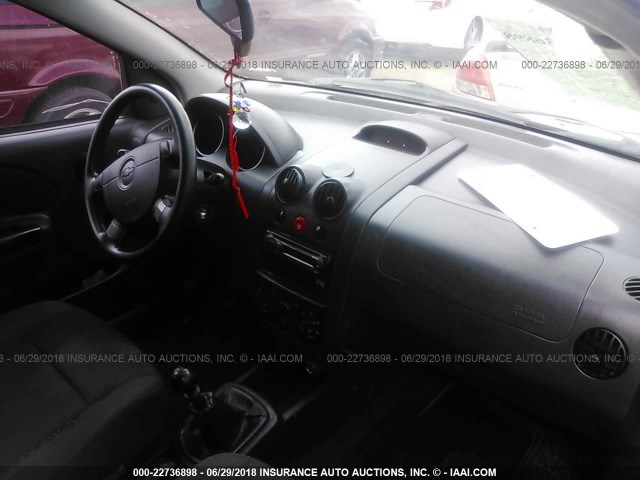 KL1TD56676B554439 - 2006 CHEVROLET AVEO LS GRAY photo 5