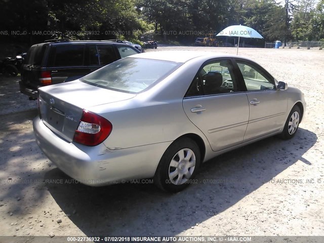4T1BE32K44U332897 - 2004 TOYOTA CAMRY LE/XLE/SE ვერცხლისფერი ფოტო 4