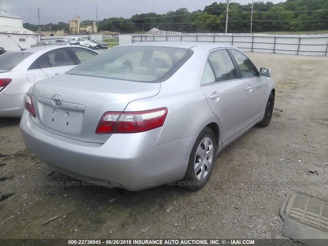 4T4BE46K78R046702 - 2008 TOYOTA CAMRY CE/LE/XLE/SE SILVER photo 4