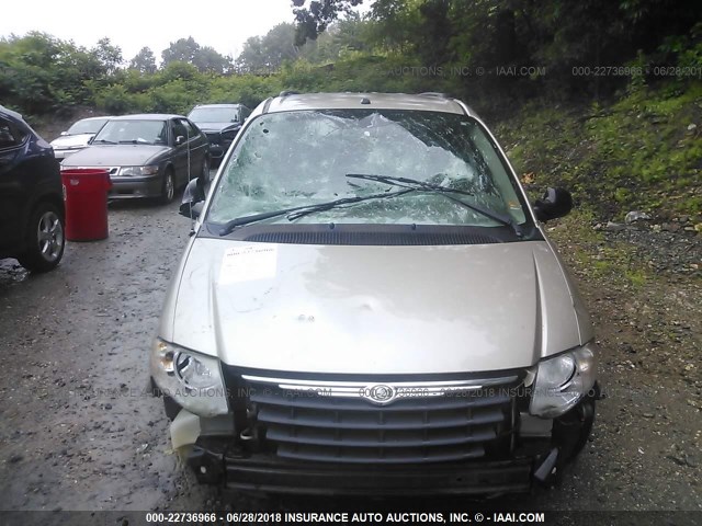 2A4GP44R36R846738 - 2006 CHRYSLER TOWN & COUNTRY LX TAN photo 6