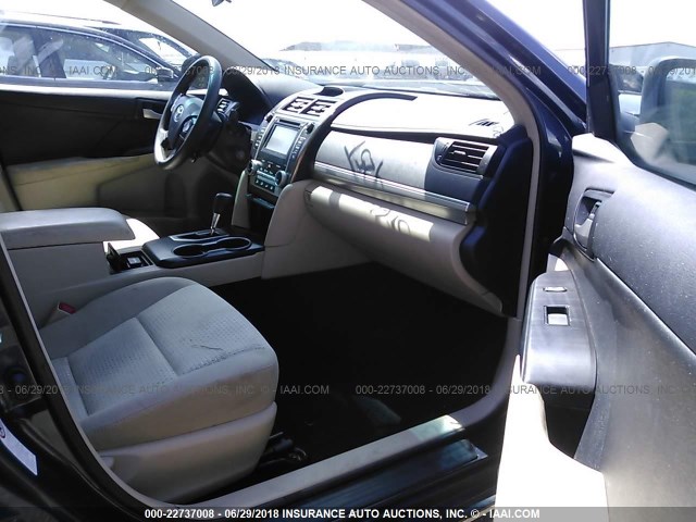 4T4BF1FK7ER395222 - 2014 TOYOTA CAMRY L/SE/LE/XLE 蓝色 照片 5