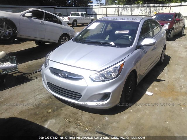 KMHCT4AEXHU300599 - 2017 HYUNDAI ACCENT SE SILVER photo 2