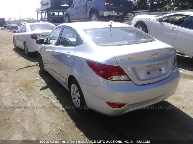 KMHCT4AEXHU300599 - 2017 HYUNDAI ACCENT SE SILVER photo 3