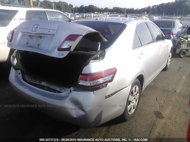 4T1BF3EK0AU052298 - 2010 TOYOTA CAMRY SE/LE/XLE ვერცხლისფერი ფოტო 4