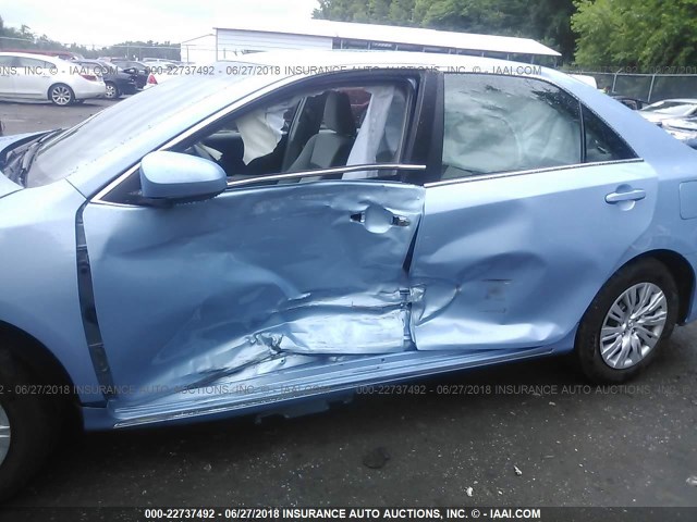 4T4BF1FK1DR322197 - 2013 TOYOTA CAMRY L/SE/LE/XLE ღია ლურჯი ფოტო 6