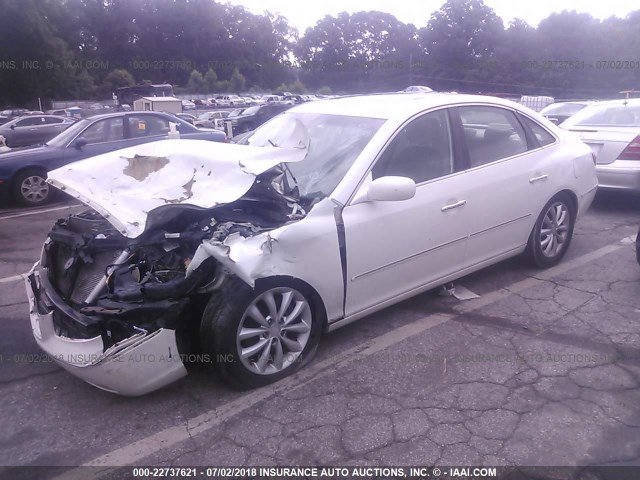 KMHFC46F47A201517 - 2007 HYUNDAI AZERA SE/LIMITED WHITE photo 2