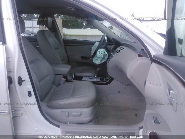 KMHFC46F47A201517 - 2007 HYUNDAI AZERA SE/LIMITED WHITE photo 5