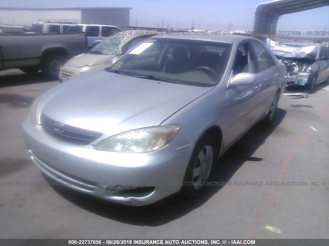 JTDBE32K930226651 - 2003 TOYOTA CAMRY LE/XLE SILVER photo 2