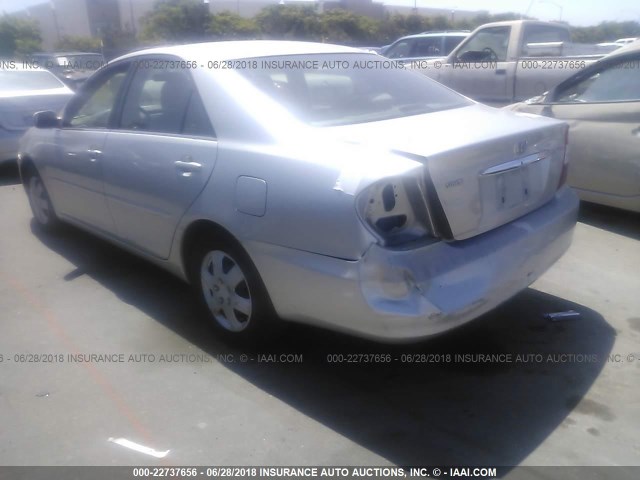 JTDBE32K930226651 - 2003 TOYOTA CAMRY LE/XLE SILVER photo 3