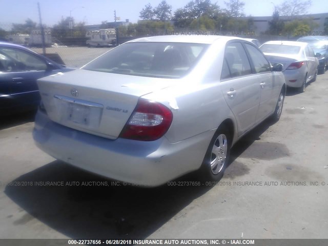 JTDBE32K930226651 - 2003 TOYOTA CAMRY LE/XLE SILVER photo 4